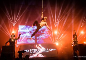 Pyroterra_Aerieal_acrobatic_show