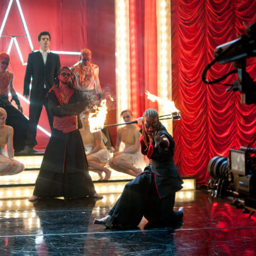 fireshow_lightshow_Pyroterra_fire_and_light_performance_světelné_ohnivé show