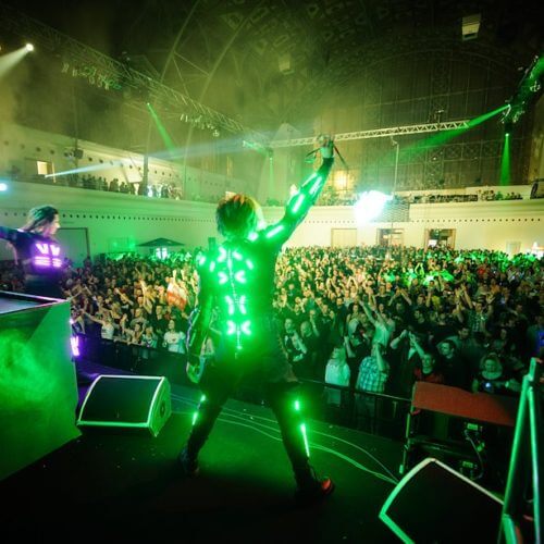 fireshow_lightshow_Pyroterra_fire_and_light_performance