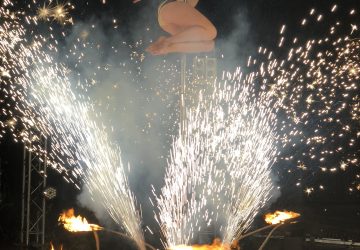 Pyroterra_fire-pole-dance_17