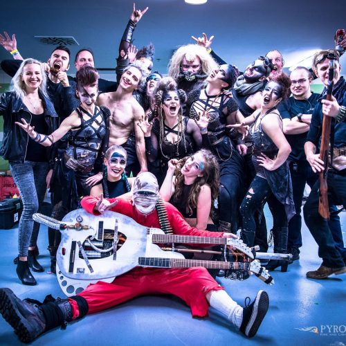 madmax_team_backstage