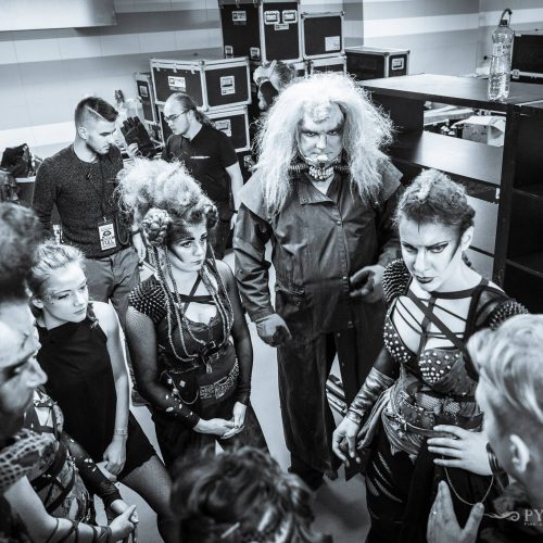 madmax_team_backstage_concetration